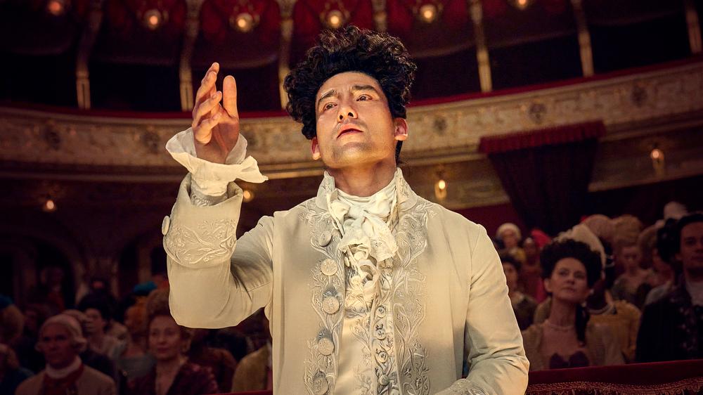  Will Sharpe als Mozart in "Amadeus"