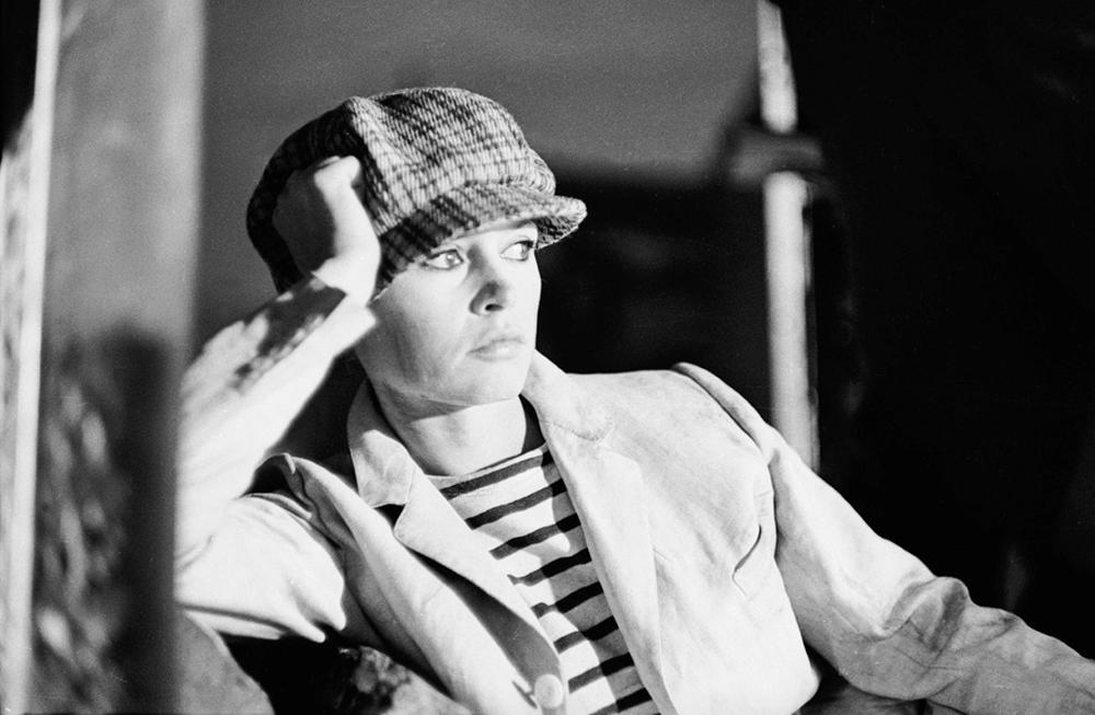 Brigitte Bardot: In Louis Malles Abenteuerkomädie "Viva Maria!" von 1965 spielte Brigitte Bardot an der Seite von Jeanne Moreau eine irische Terroristin. Für ihre Darstellung als Maria I und Maria II, die gemeinsam die Liebe, die Revolution und den Striptease entdecken, wurden die beiden Schauspielerinnen 1966 für den British Film Academy Award nominiert.