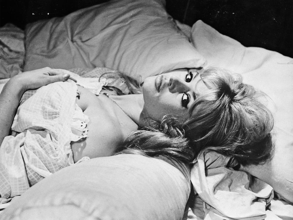 Brigitte Bardot: In den Fünfziger- und Sechzigerjahren war Bardot eine der meistfotografierten Frauen der Welt. Eines ihrer Markenzeichen: die verwuschelte Beehive-Frisur.