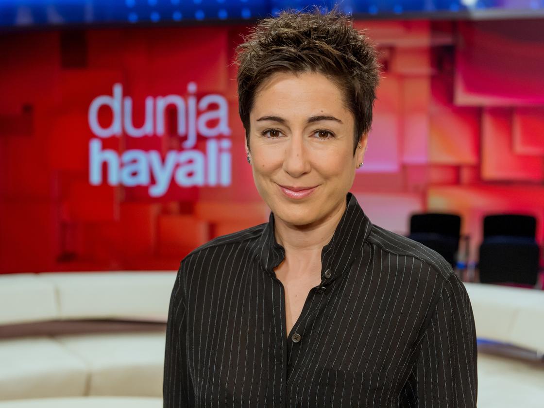 Dunja Hayali": Eine Show, die nur Action will | DIE ZEIT