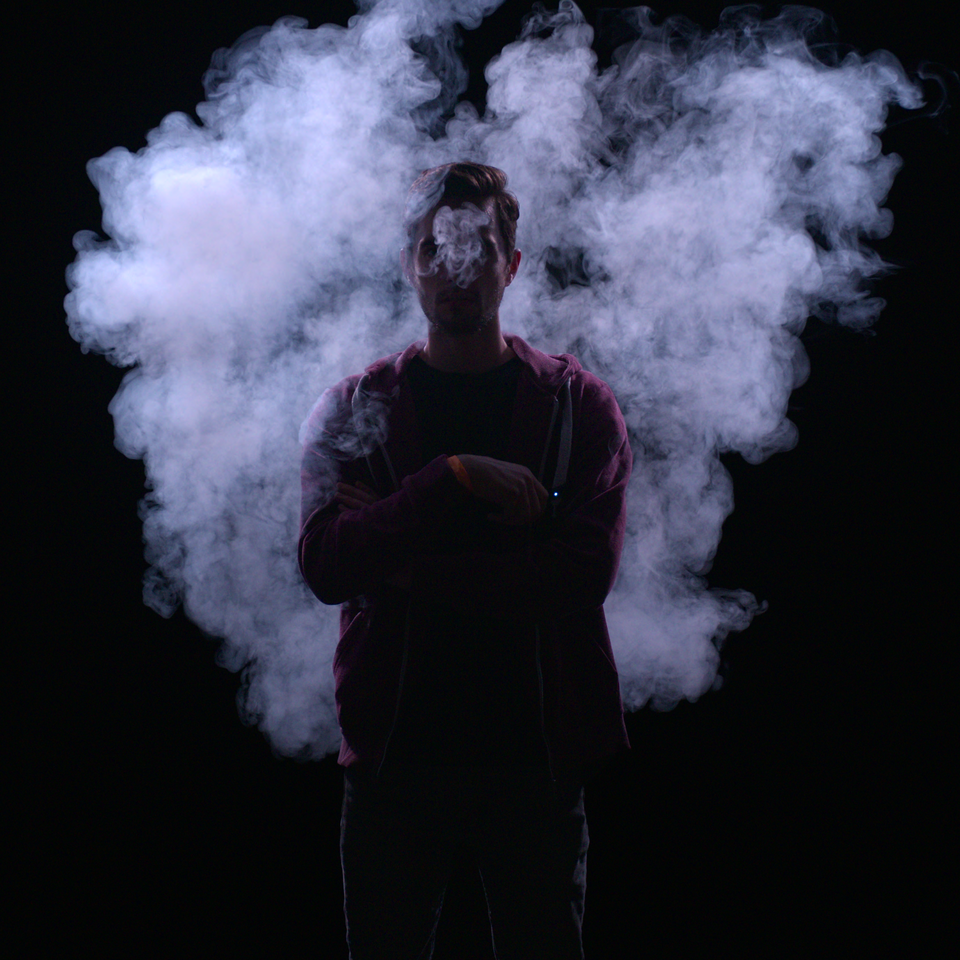 vape doku netflix Big Vape: The Rise and Fall of Juul” (2023)