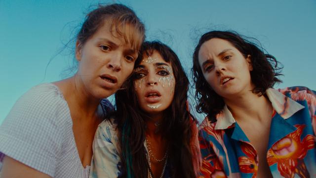 "Balconettes": Bodyhorror auf Balkonien
