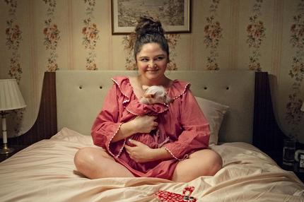 "Too Much" von Lena Dunham: Kurze Insta-Pause: Megan Stalter als London-Expat Jessica in "Too Much"