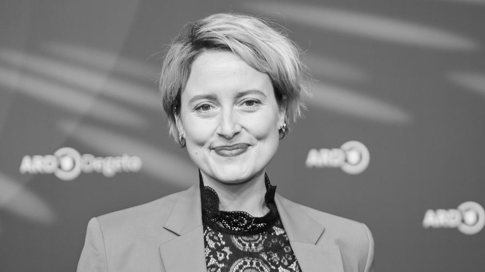 Großstadtrevier": Schauspielerin Wanda Perdelwitz nach Fahrradunfall  gestorben | DIE ZEIT