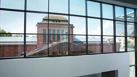Kunsthalle Mannheim 1 100 Werke Flimmern Uber 16 Monitore Zeit Online