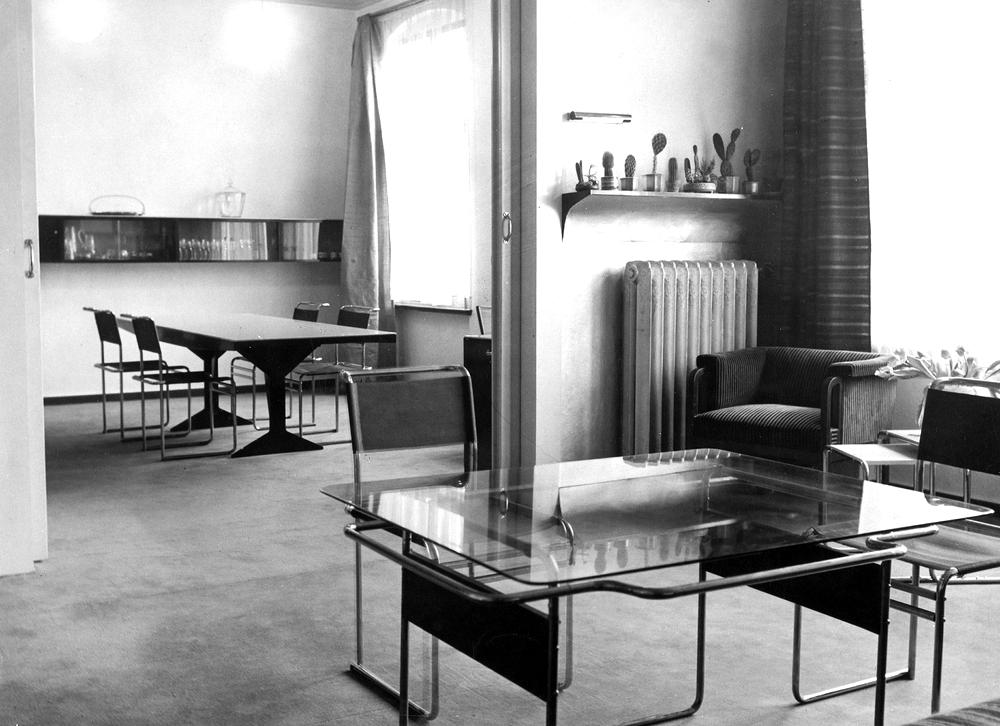Marcel Breuer: Der Theaterdirektor Erwin Piscator hatte seine Wohnung mit Möbeln von Marcel Breuer ausgestattet, hier auf einem Bild von 1928.