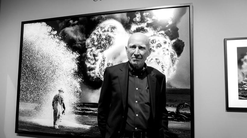 Sebastião Salgado: Der diesjährige Friedenspreisträger des Deutschen Buchhandels: Sebastião Salgado (hier im Jahr 2017) vor einer seiner Fotografien