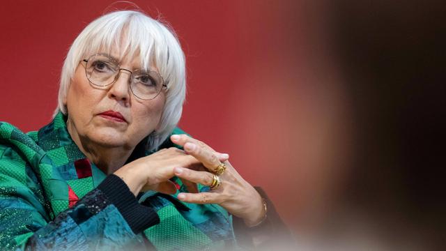 Propalästinensische Proteste: Claudia Roth kritisiert Proteste bei Nan-Goldin-Ausstellung