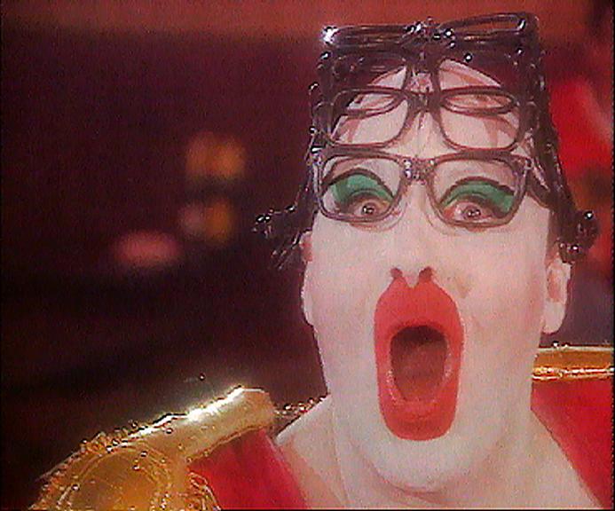 "Leigh Bowery!" in London: Charles Atlas, »Still from Because We Must«, 1989