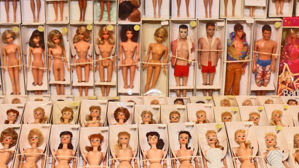 Gender-Marketing: Die Spielzeugindustrie legt Rollenmuster fest. 