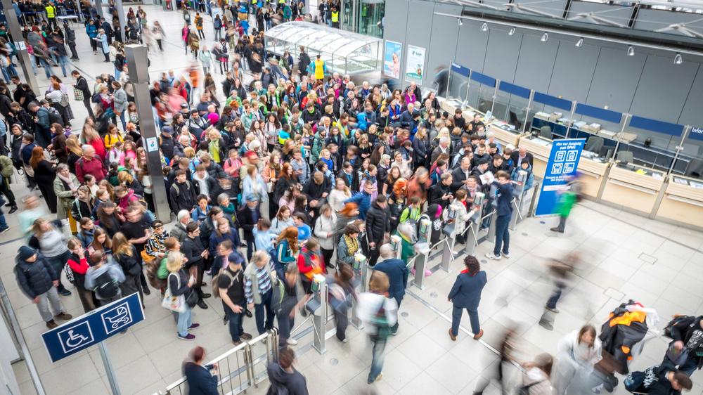 Leipziger Buchmesse: Gedrnge, Gedanken  und Christoph Kramer | DIE ZEIT