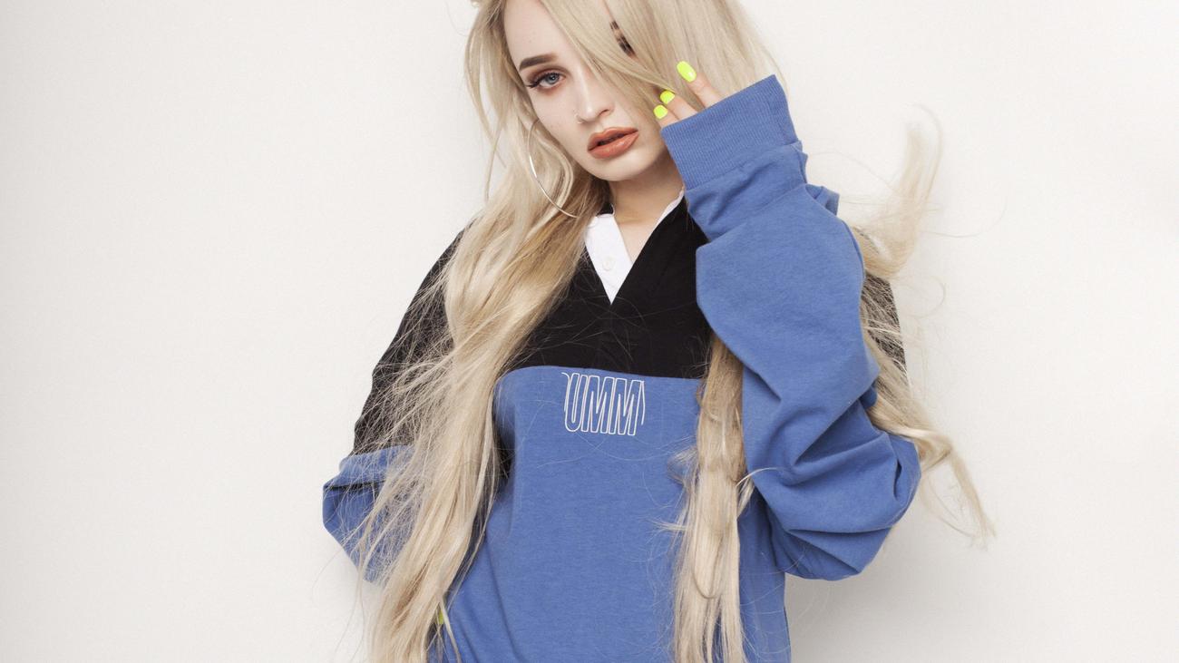 Kim petras alone. Kim Petras 2023.