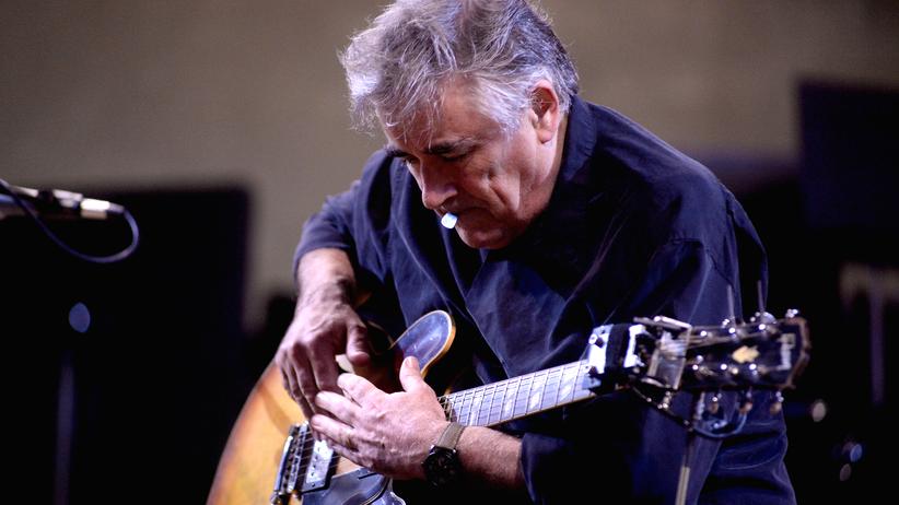 Fred Frith: Bei der Arbeit