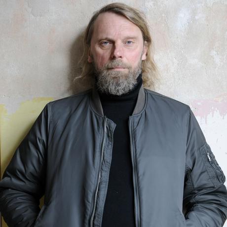 "Pop und Populismus": Jens Balzer schreibt regelmäßig als Popkritiker für ZEIT und ZEIT ONLINE. Dieser Artikel ist ein Auszug aus seinem Buch "Pop und Populismus. Über Verantwortung in der Musik", das am 13. Mai in der Edition Körber erscheint.