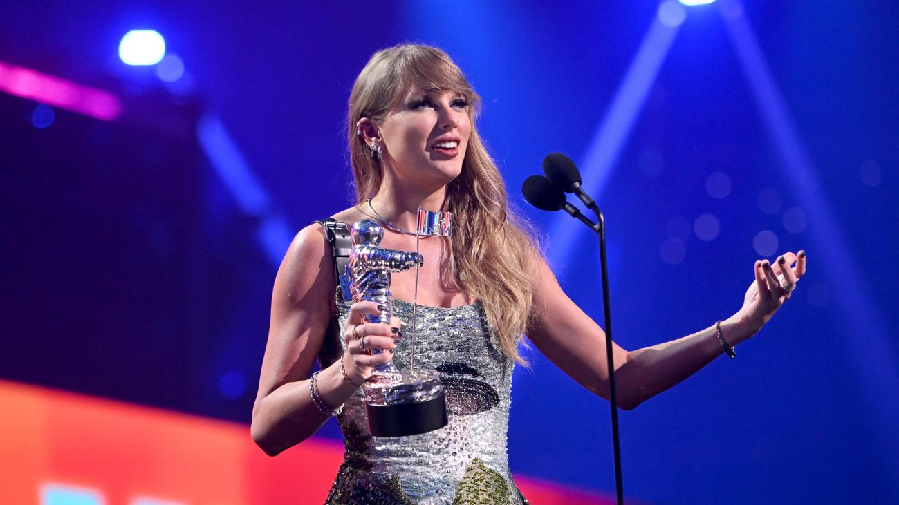 New York: Taylor Swift wins multiple awards at MTV Video Music Awards