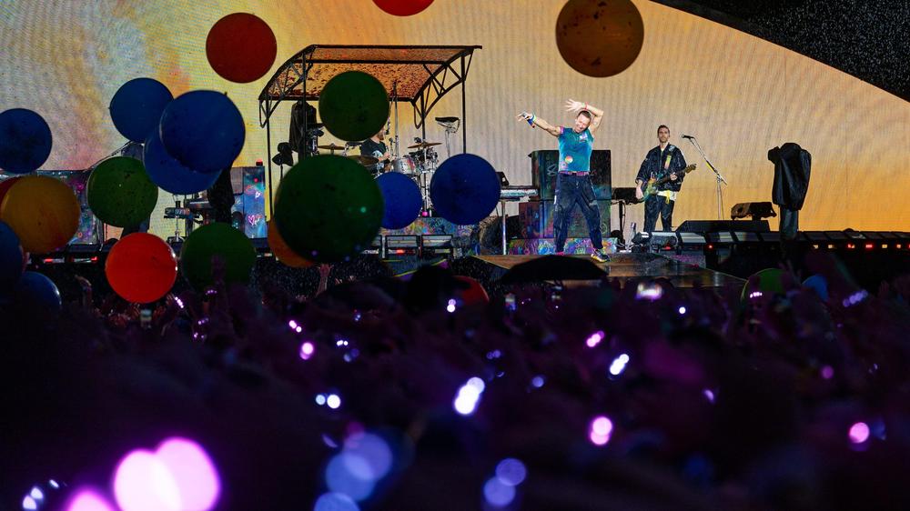  Die britische Band Coldplay bei einem Konzert in Düsseldorf