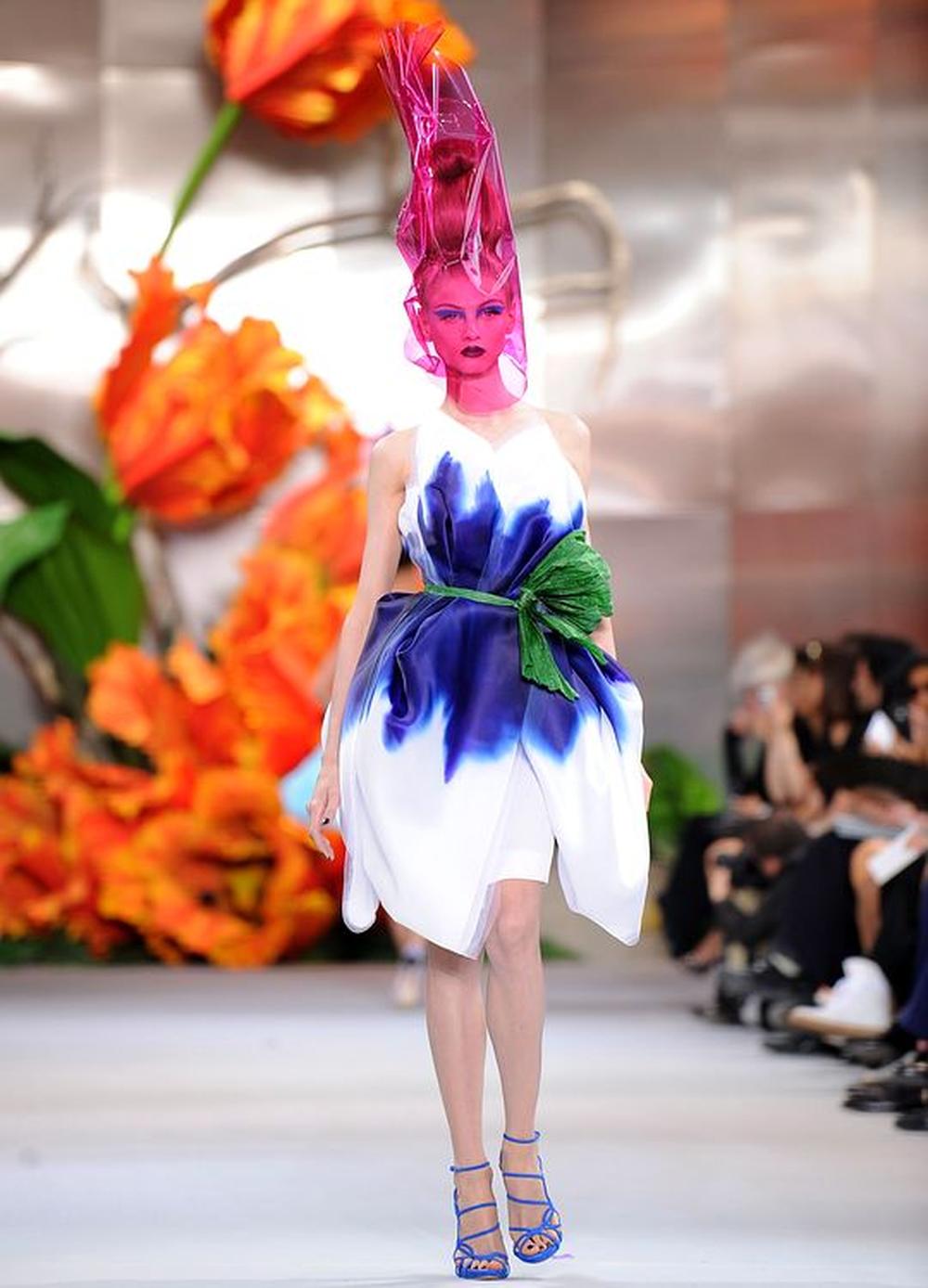 Fotostrecke Haute Couture Dior L dt In Seinen Mode Garten DIE ZEIT fotostrecke-haute-couture-dior-l-dt-in-seinen-mode-garten-die-zeit