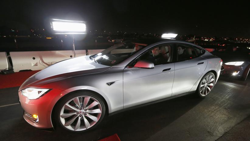 Tesla model d