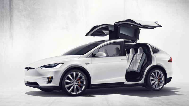 Verbrenner-SUV oder Tesla? Für welches Auto man sich wirklich