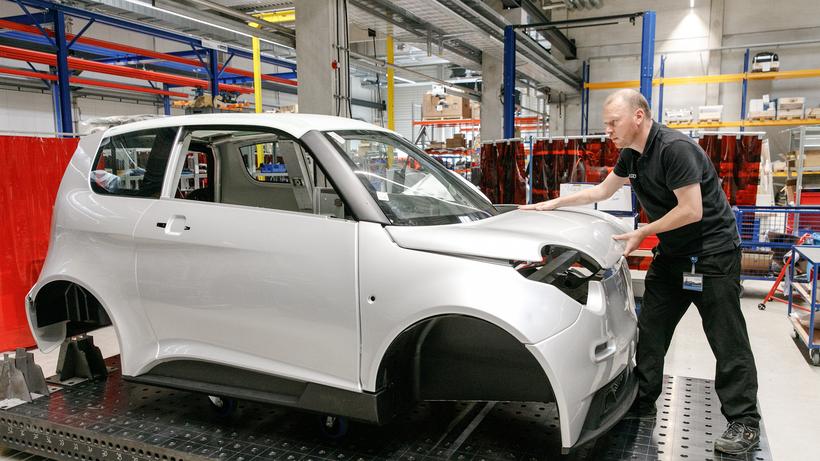 Elektromobilität: Montage des elektrischen Kleinwagens e.GO in der Aachen Anlauffabrik