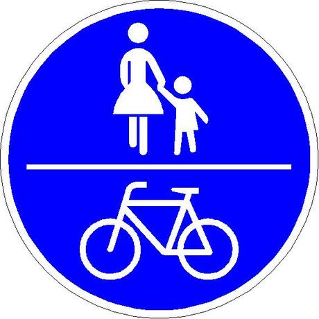 Fahrradfahrer: Verkehrsschild für einen gemeinsamen Fuß- und Radweg