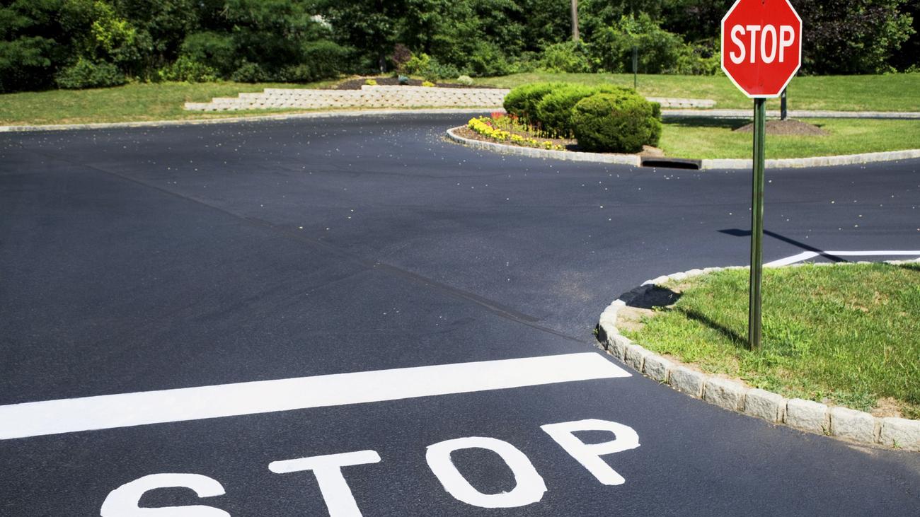 Verkehrsregeln: Muss ich wirklich an jedem Stoppschild halten