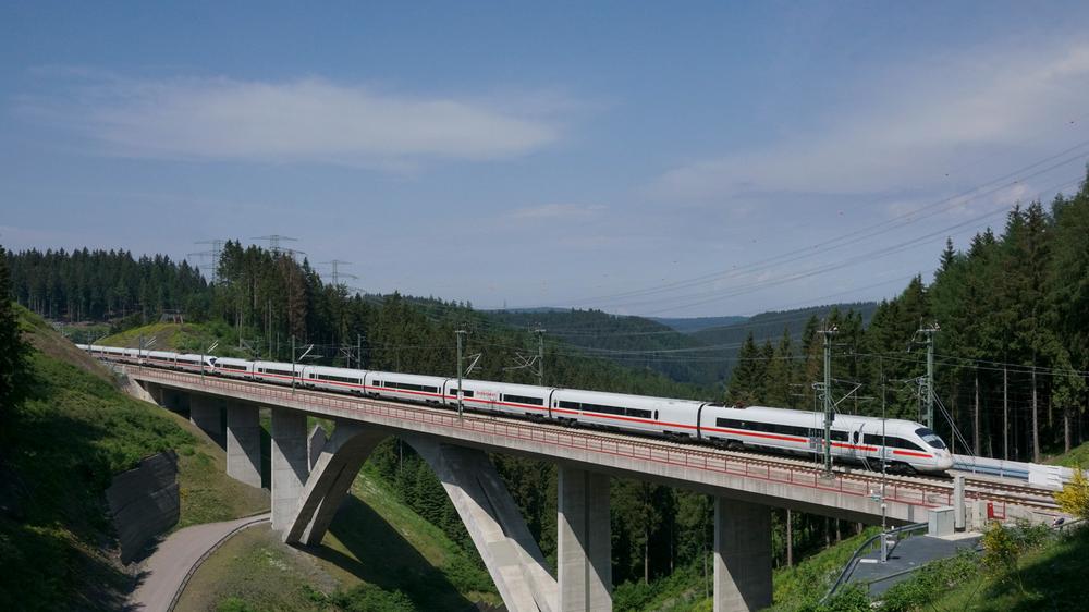Deutsche Bahn: Mit 100 Prozent Ökostrom im Fernverkehr wirbt die Bahn – und muss dafür tricksen.