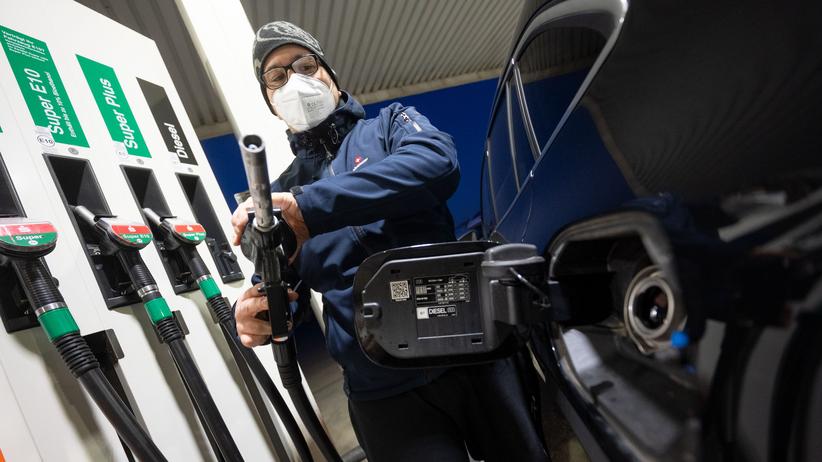 Benzinpreis: Wie sehr belasten Sie die hohen Spritpreise?