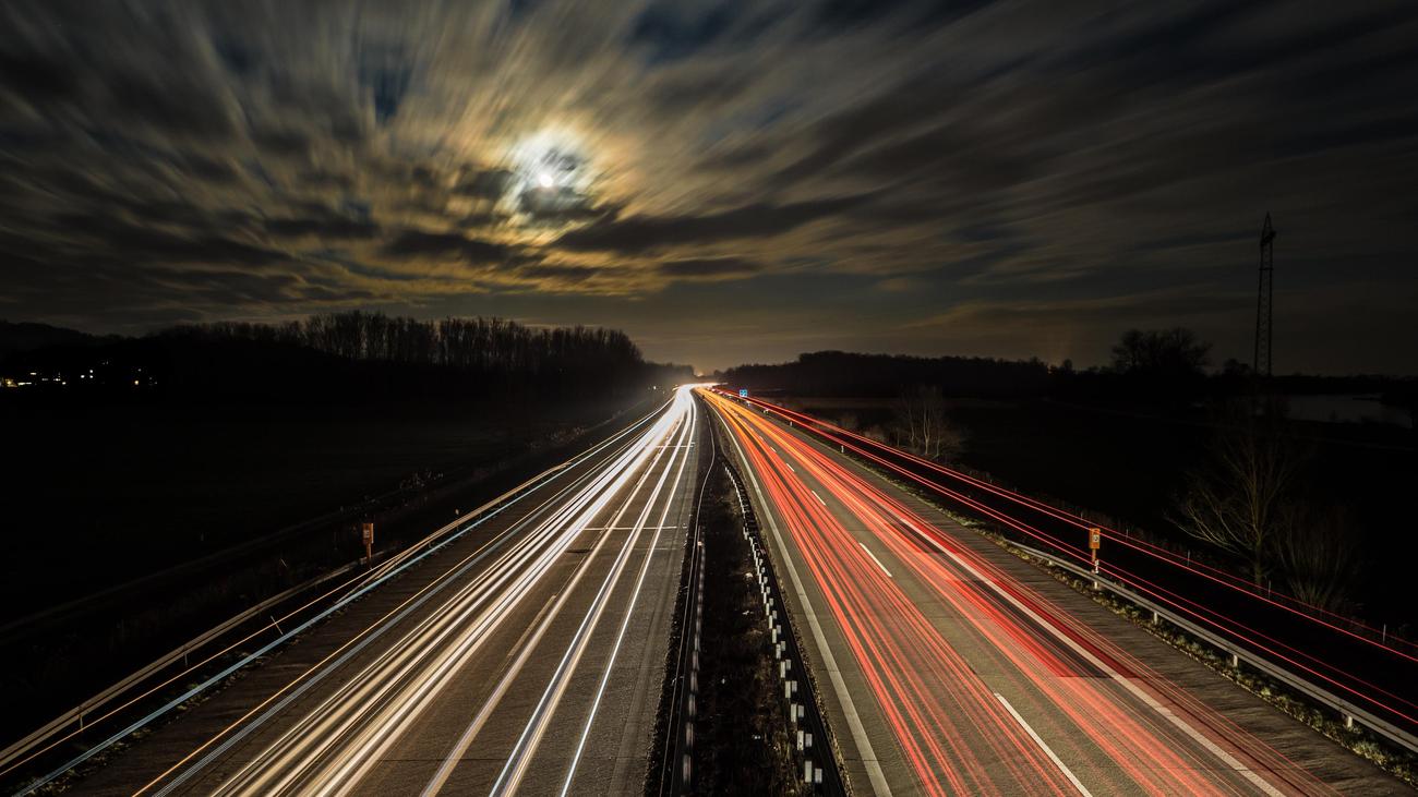 Kann man das automatische Licht immer anlassen auch in Autobahn