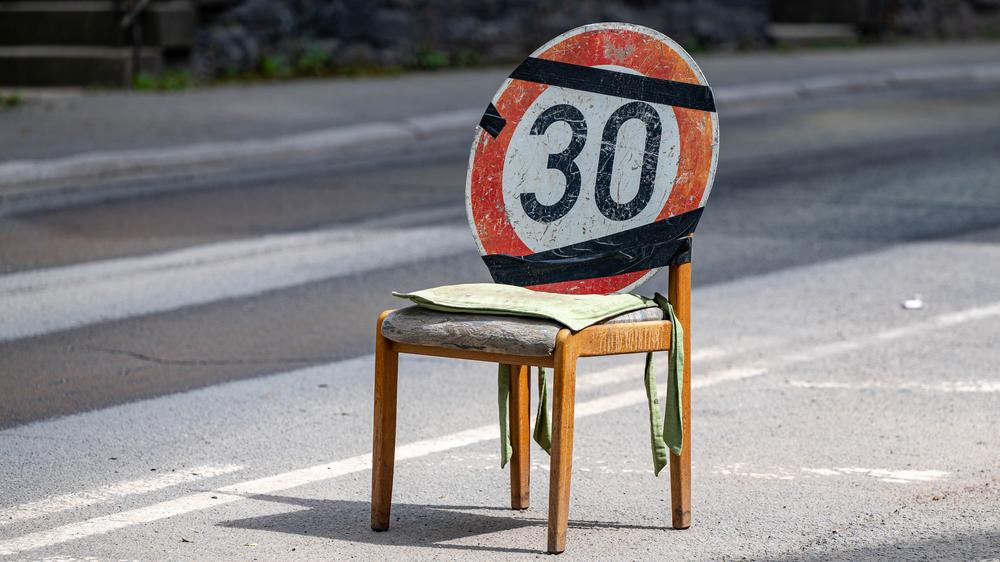 Tempo 30: Von generellem Tempo 30 erhoffen sich viele Städte mehr Lebensqualität. Ohne die Unterstützung des Bundesverkehrsministers kommen sie allerdings nicht weiter – und der ist nicht überzeugt.