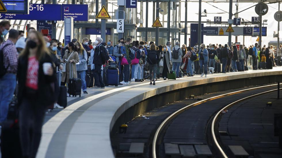 Deutsche Bahn: Deutsche Bahn Legt Gewerkschaft EVG Angebot Vor | ZEIT ...