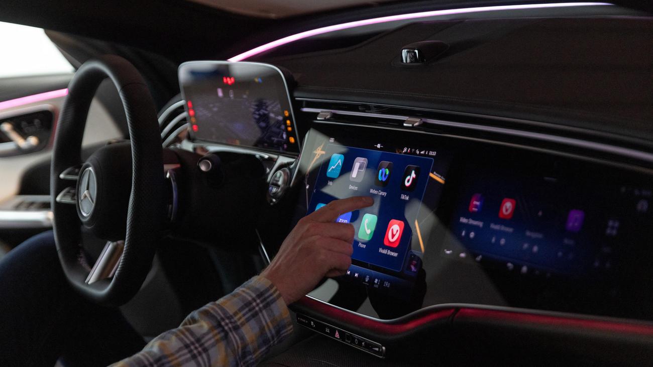 Touchscreen im Auto: Wo war noch mal der Warnblinker?