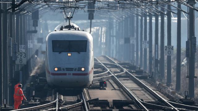 Schienenverkehr: Deutsche Bahn macht 2,4 Milliarden Euro Verlust
