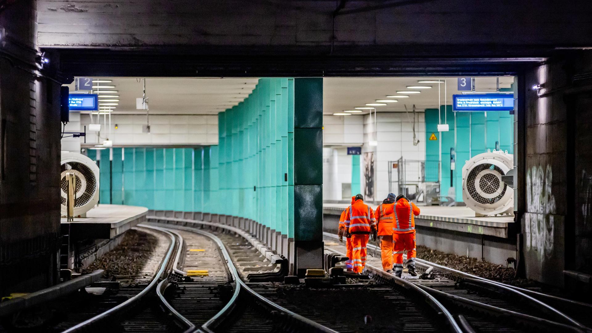 Generalsanierung bei der Deutschen Bahn: Die Weiterfahrt verzögert sich um wenige Monate