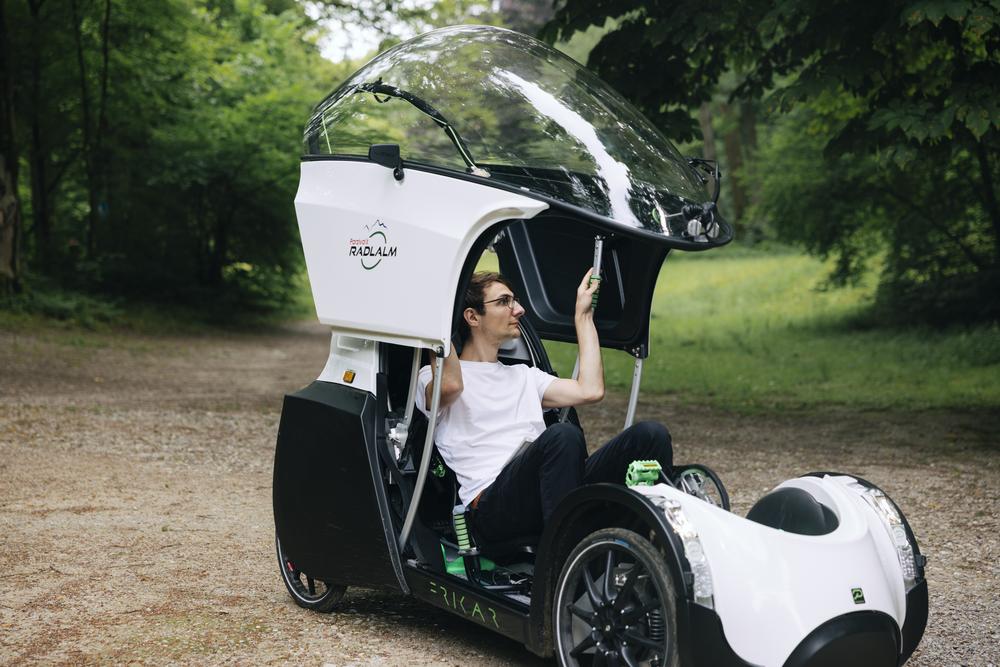 Podbike Frikar: Unterwegs im Ganzkörperhelm | DIE ZEIT