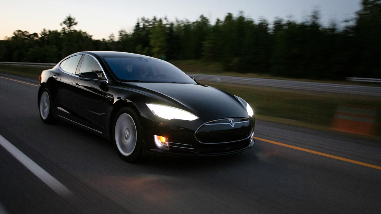 Tesla Declares Independence: “I Don’t Want to Marry Mr. Musk