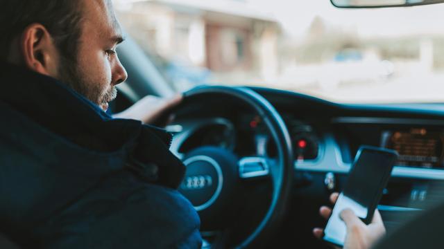 Strafrecht: Handytippen am Steuer – die achte Todsünde