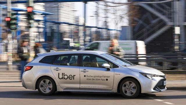 Mindestpreise für Uber: Wie Städte Uber-Fahren teurer machen