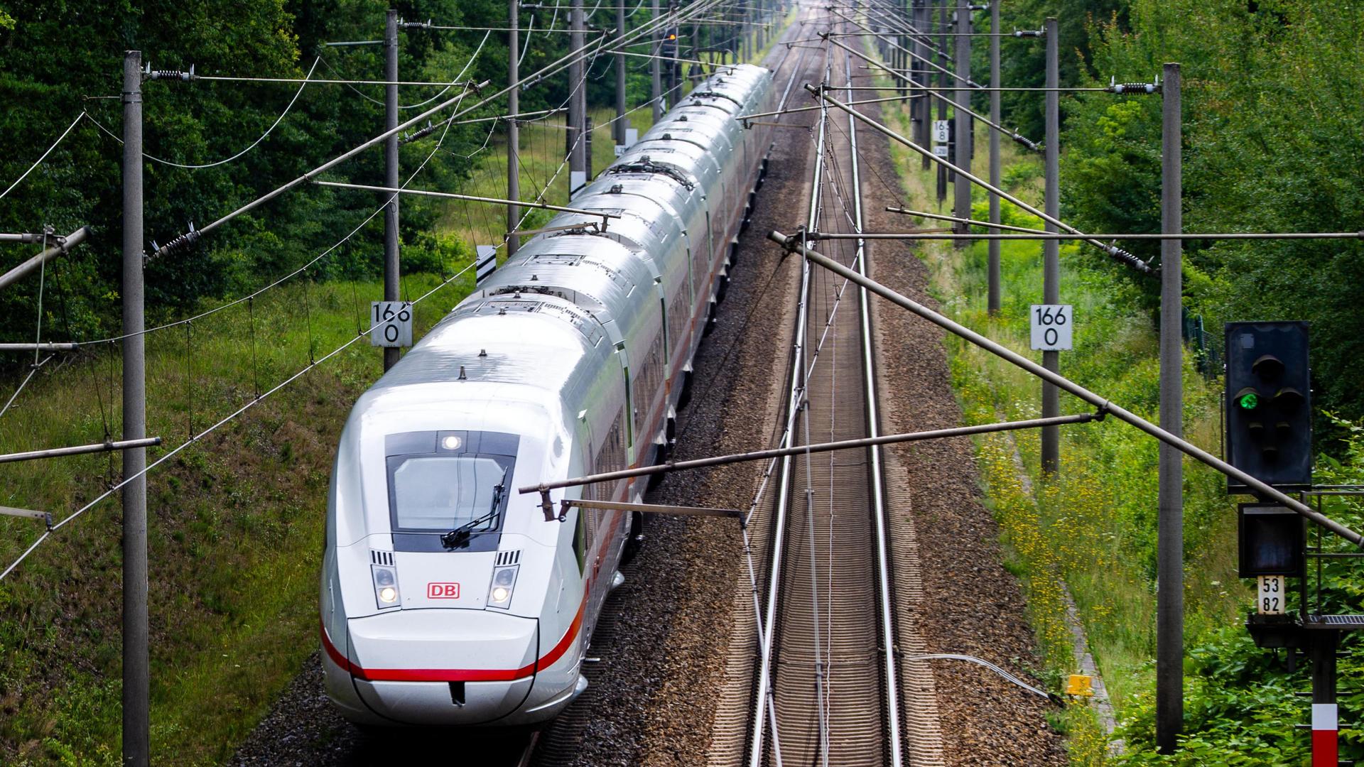Deutsche Bahn: Zugverkehr im Norden wegen Störung stark beeinträchtigt