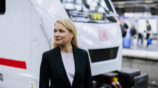 Evelyn Palla: Bahn-Chefin erwartet zunächst keine Verbesserung bei Pünktlichkeit