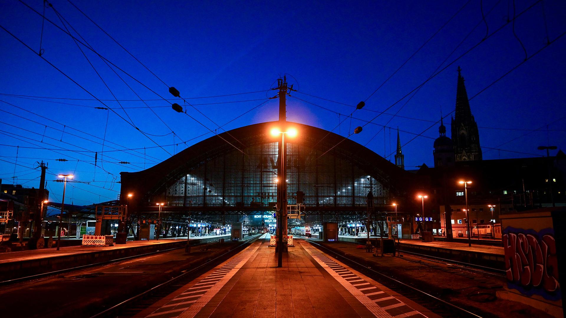 Deutsche Bahn: Fernverkehr am Kölner Hauptbahnhof für zehn Tage ausgesetzt