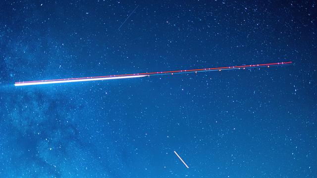 (+) WLAN im Flugzeug: Warum gibt es teuerstes Internet plötzlich gratis?