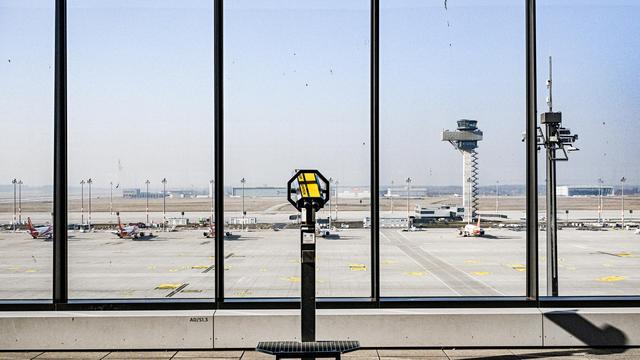 (+) Flughafen BER: Wie der Kanzler der Lufthansa in die Quere kommt