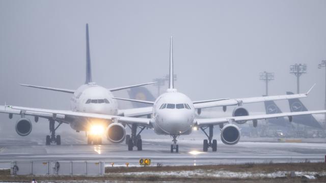 Winterwetter: Betrieb am Frankfurter Flughafen vorübergehend eingestellt