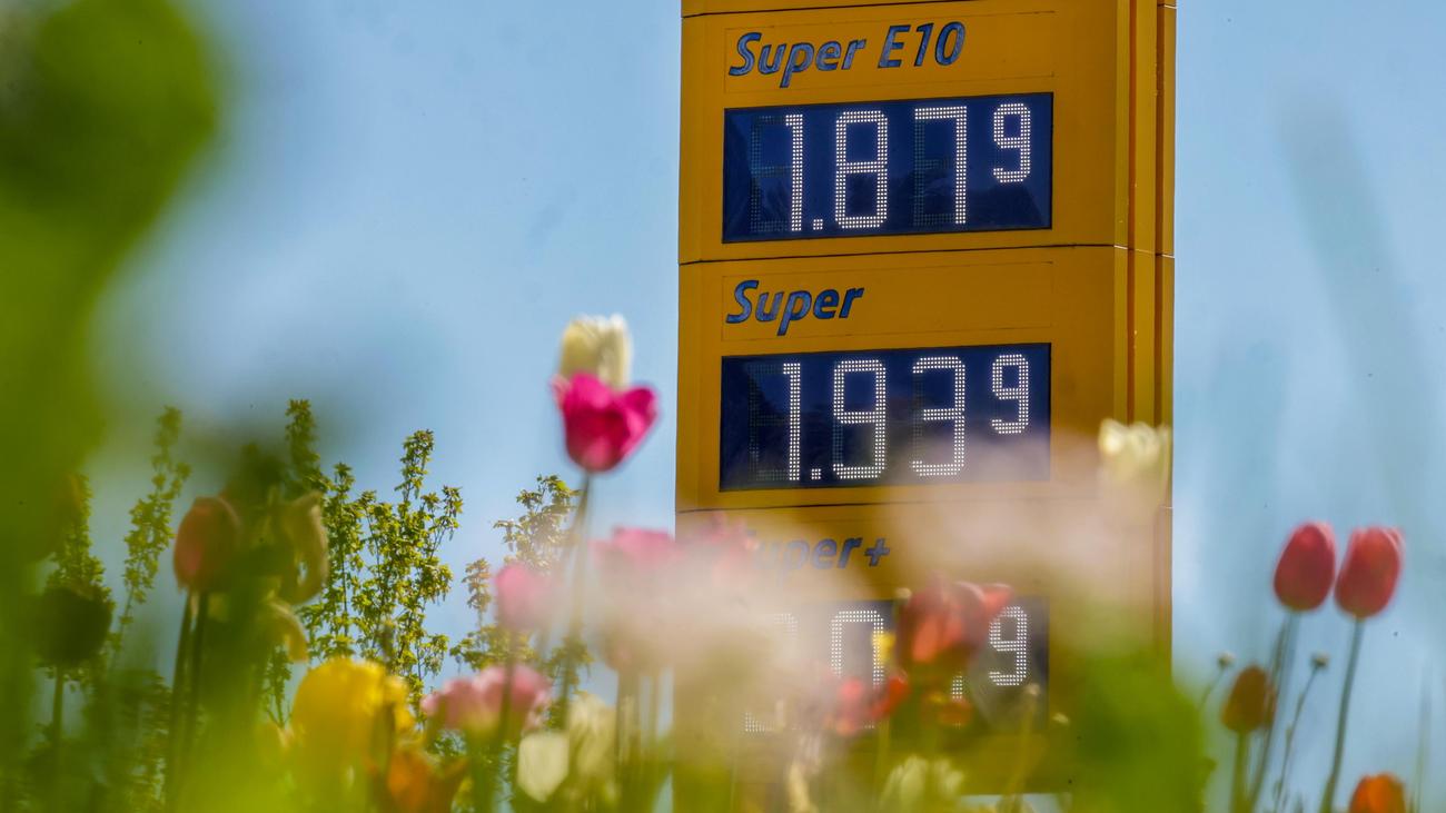 Tankrabatt: Sprit auch mittags billiger, ADAC und Kartellamt üben trotzdem Kritik
