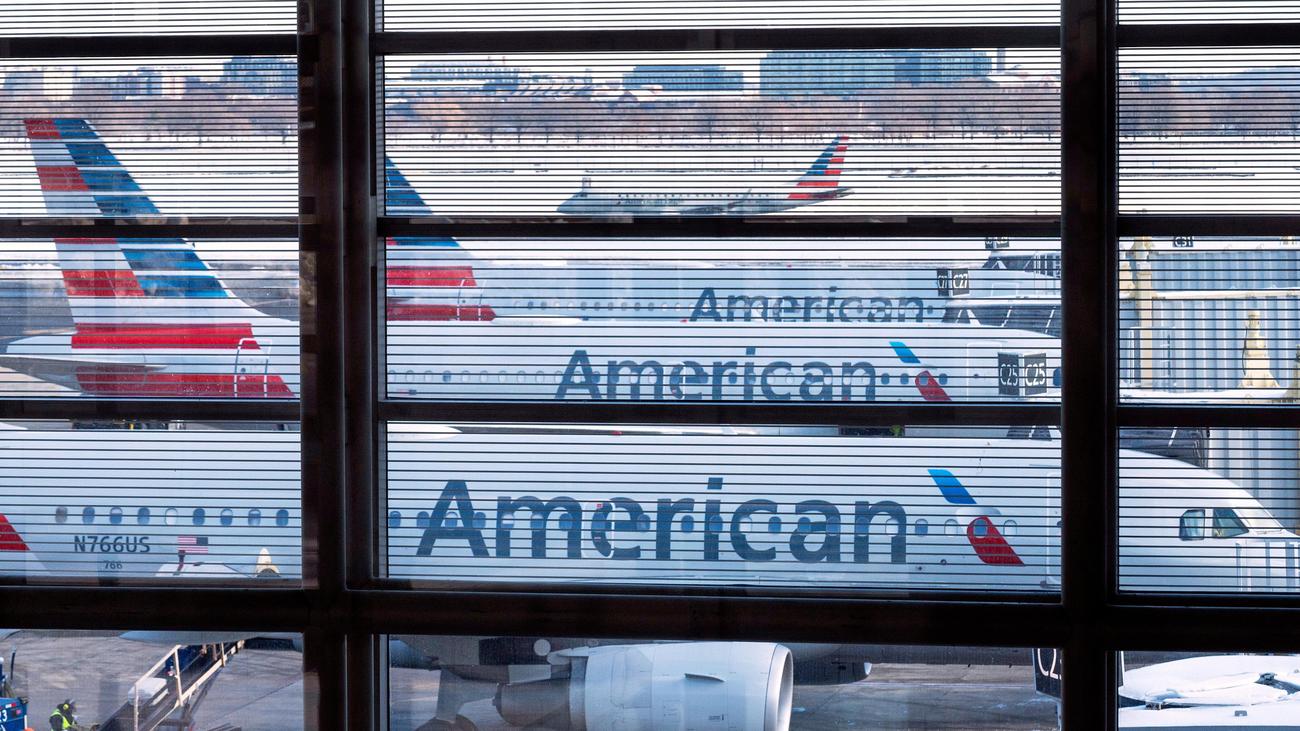Hava Trafiği: American Airlines, Yüksek Yakıt Maliyetleri Nedeniyle Uçuşları İptal Ediyor