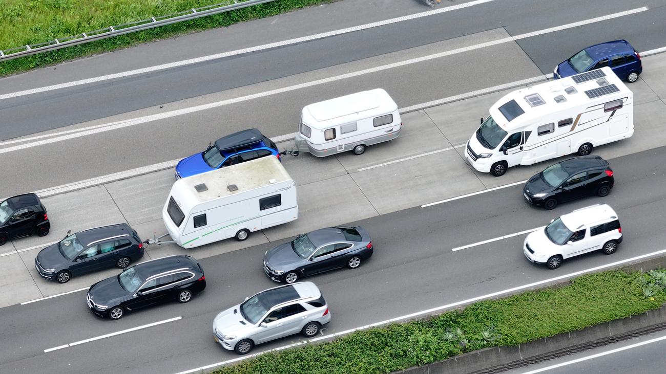 Tempolimit auf Autobahnen: Tempolimit könnte Zahl der Unfalltoten laut Studie deutlich senken