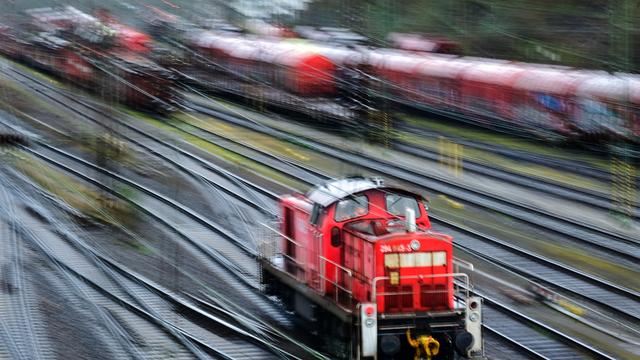 Deutsche Bahn: Bahn bietet wegen Niedrigwasser mehr Güterzüge zum Transport an
