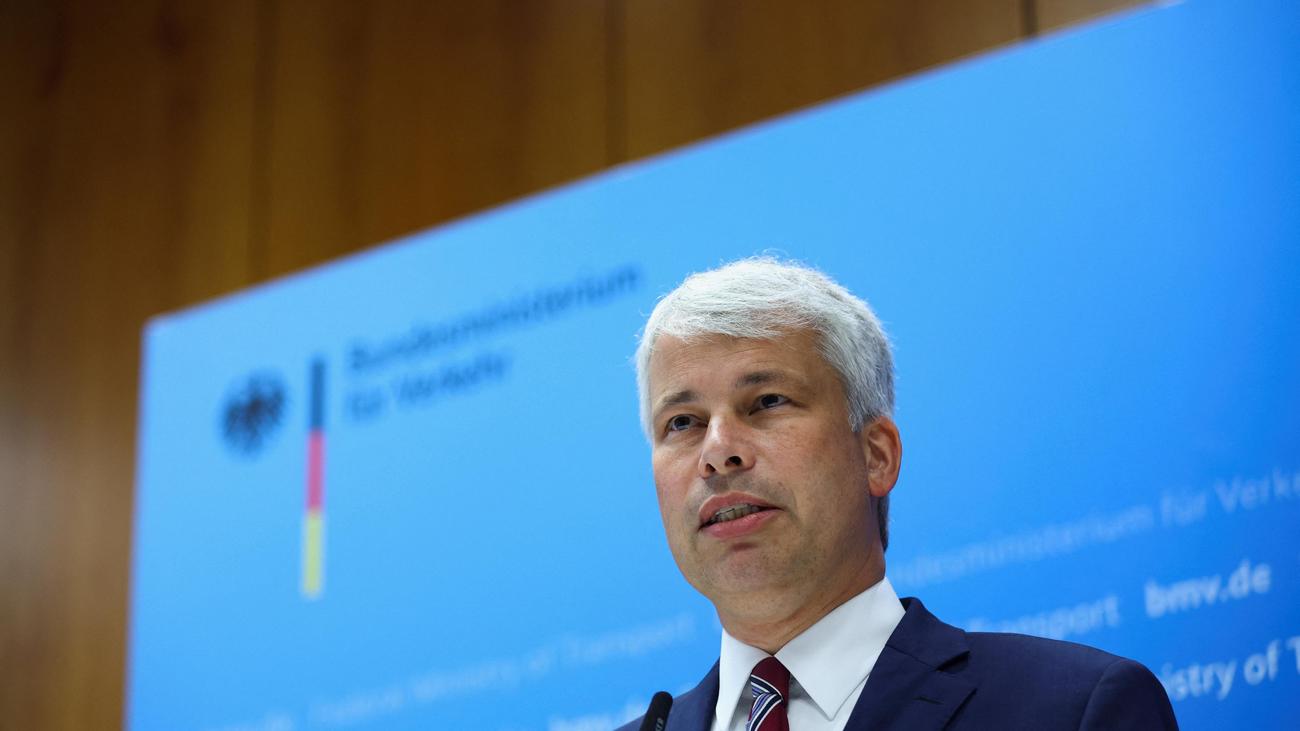 Steffen Bilger: Verkehrsminister will Gehälter der Bahnführung an Ziele knüpfen