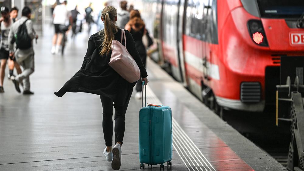 Deutsche Bahn Gedenkveranstaltung Serkan Calar Zugbegleiter Sicherheit